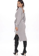 Fashion Nova Mona Ribbed Midi Sweater Dress Gray Long Sleeve V-Neck Women’s M