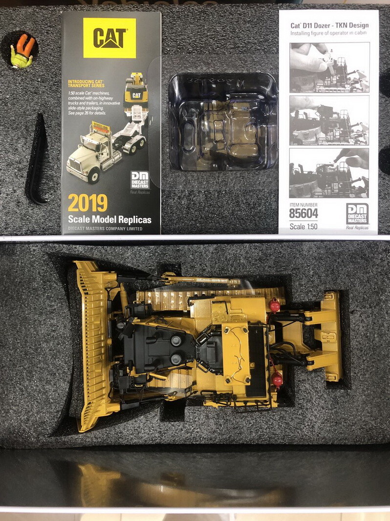 1/50 DM Caterpillar Cat D11 Dozer Track-Type Tractor TKN Design