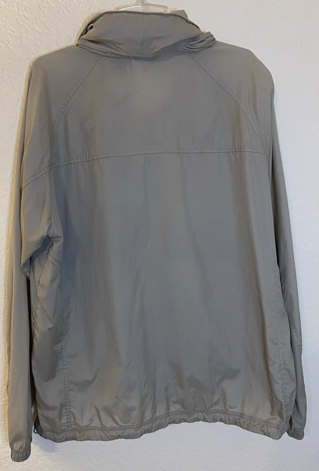 LL Bean Men's Nylon Stowaway Pocket Hooded Jacket Windbreaker Large Outdoor Dad - Image 2 of 4