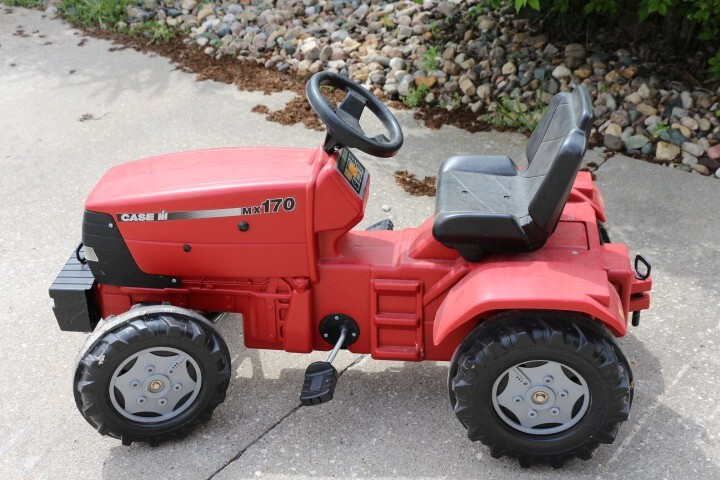 Rolly CaseIH MX 170 Pedal Tractor