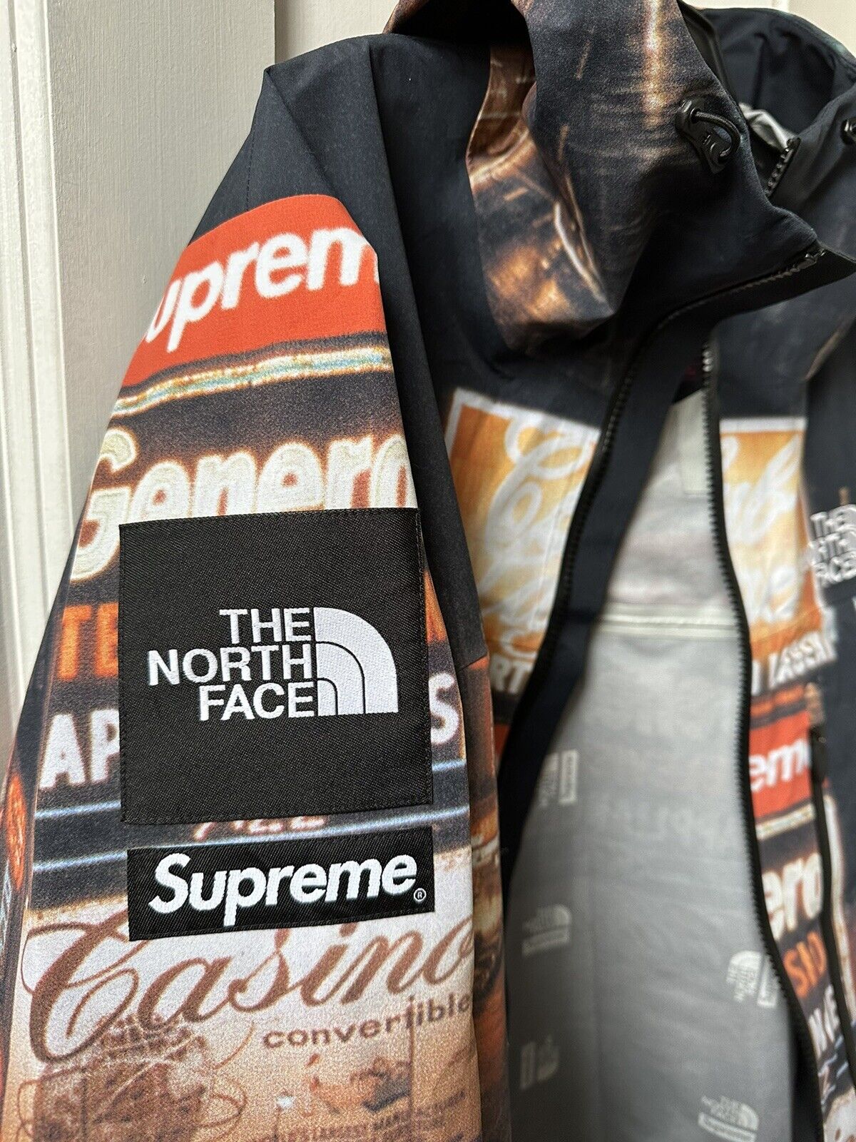 Supreme x The North Face Taped Seam Shell Jacket- Times Square- size Medium