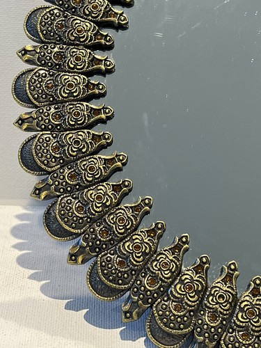 Espejo de diseño de latón redondo vintage marco ornamentado patrón único pedrería VER - Imagen 3 de 14