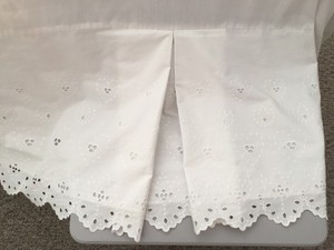 Croscill KING SIZE White Bed Skirt Split Eyelet Kick Pleat 13.5”