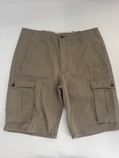 LEVI'S RELAXED CARGO SHORTS MENS SIZE 32 KHAKI COLOR NEW WITH TAGS