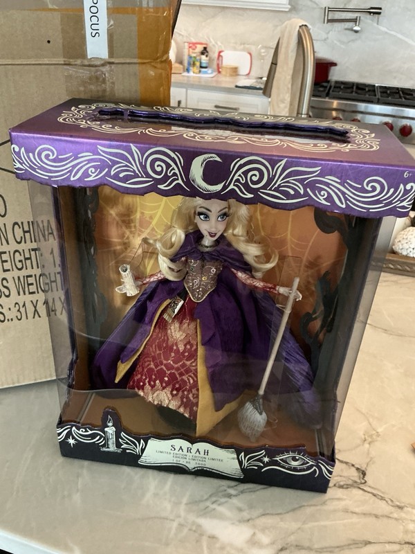 Disney Hocus Pocus Sarah Sanderson Doll - Limited Edition of 5000 