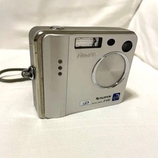 Fujifilm FinePix F410 Silver Compact Digital Camera Tested Good Condition