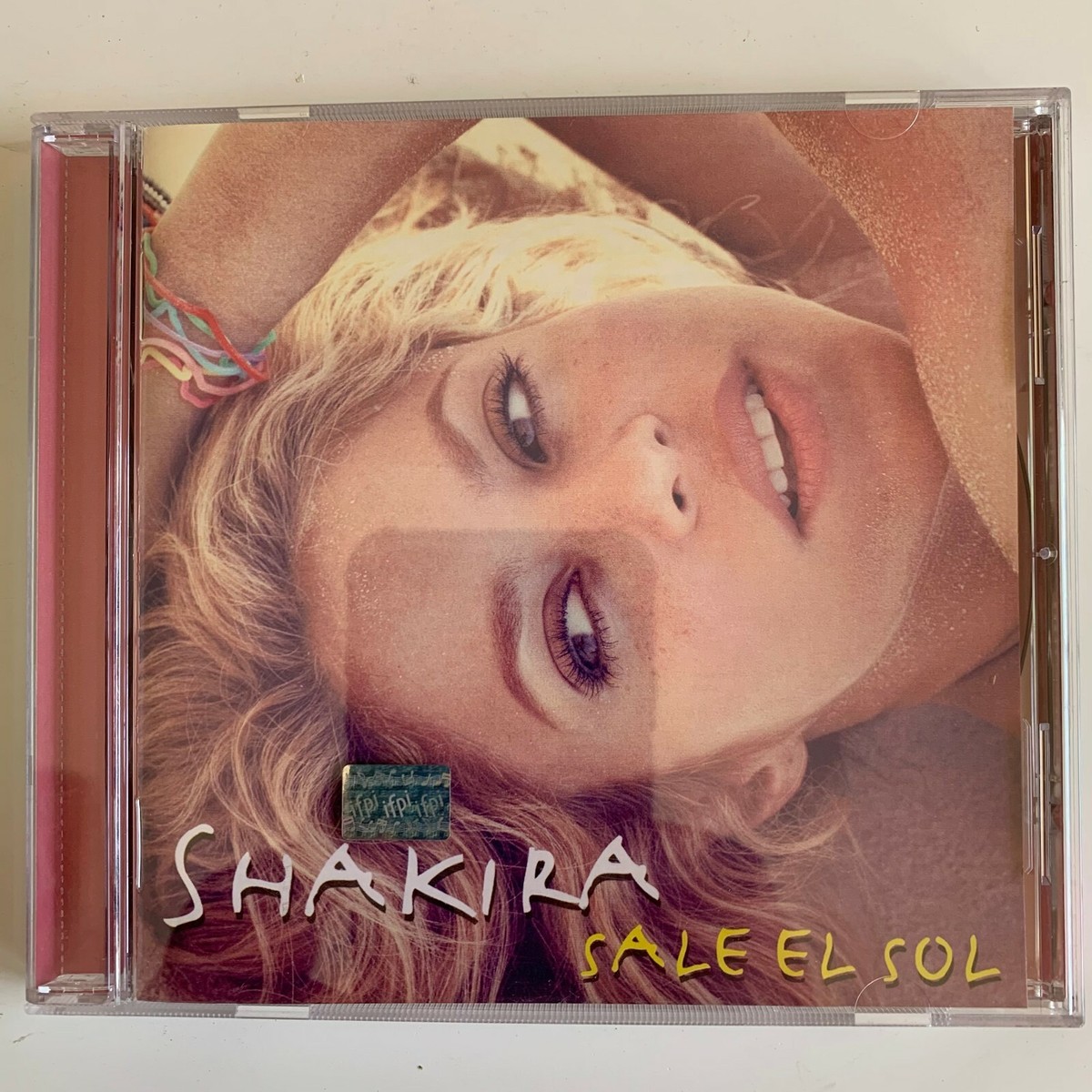 【中古】 Shakira シャキーラ / Sale El Sol SHAKIRA - Sale El Sol - Amazon.com Music