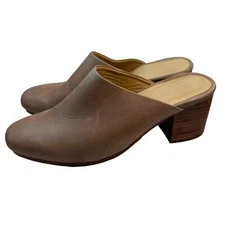 Nisolo All Day Heeled Mule in Almond Size 7