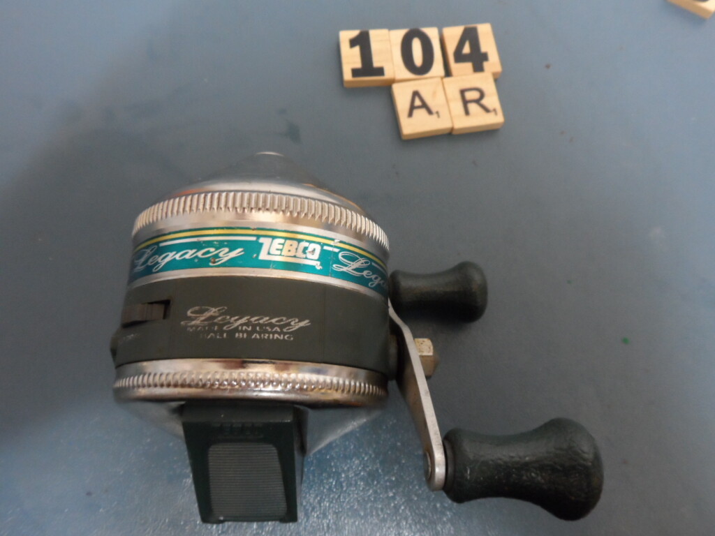 U0104 AR ZEBCO LEGACY 33 BALL BEARING SPINCAST FISHING REEL MADE