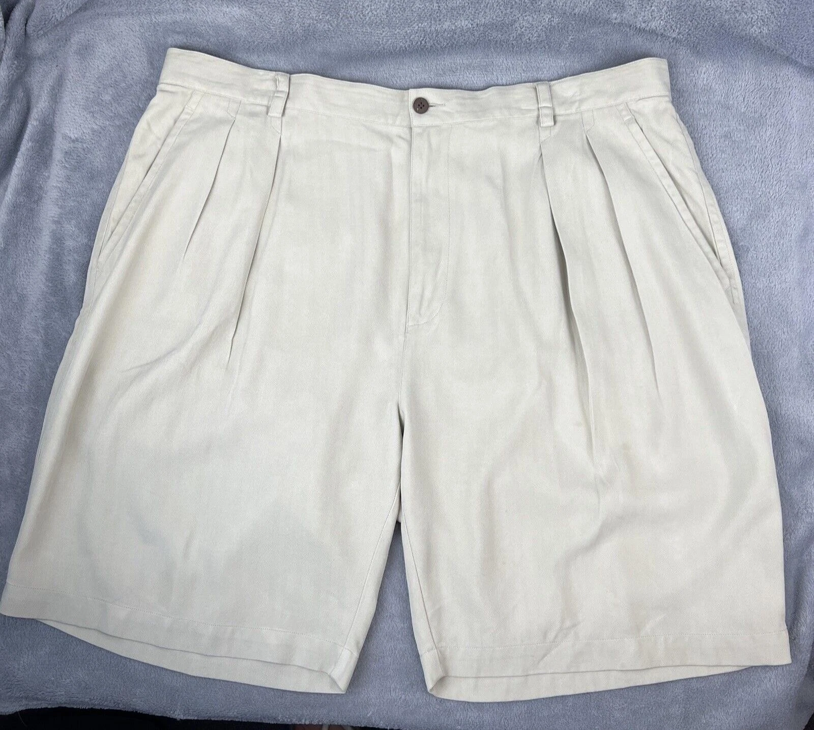 Tommy Bahama Shorts Mens 40 Lt Khaki Relax Pleated Front 100% Silk 8.5” Inseam