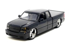 2006 Chevrolet Silverado Extended Cab Black 1:25 Scale Model - Motormax 79039BK