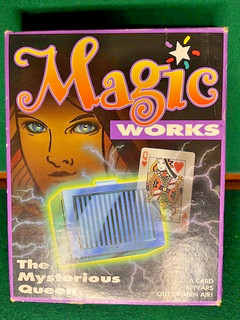 THE MYSTERIOUS QUEEN Vintage Magic Trick Tenyo Interest Rare Collectable.