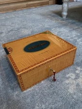 Elie Bleu Flor de Alba - 75 Count Humidor Cigar Box