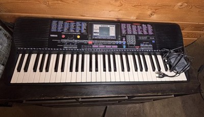 Yamaha Portatone PSR-220 Portable  Keyboard