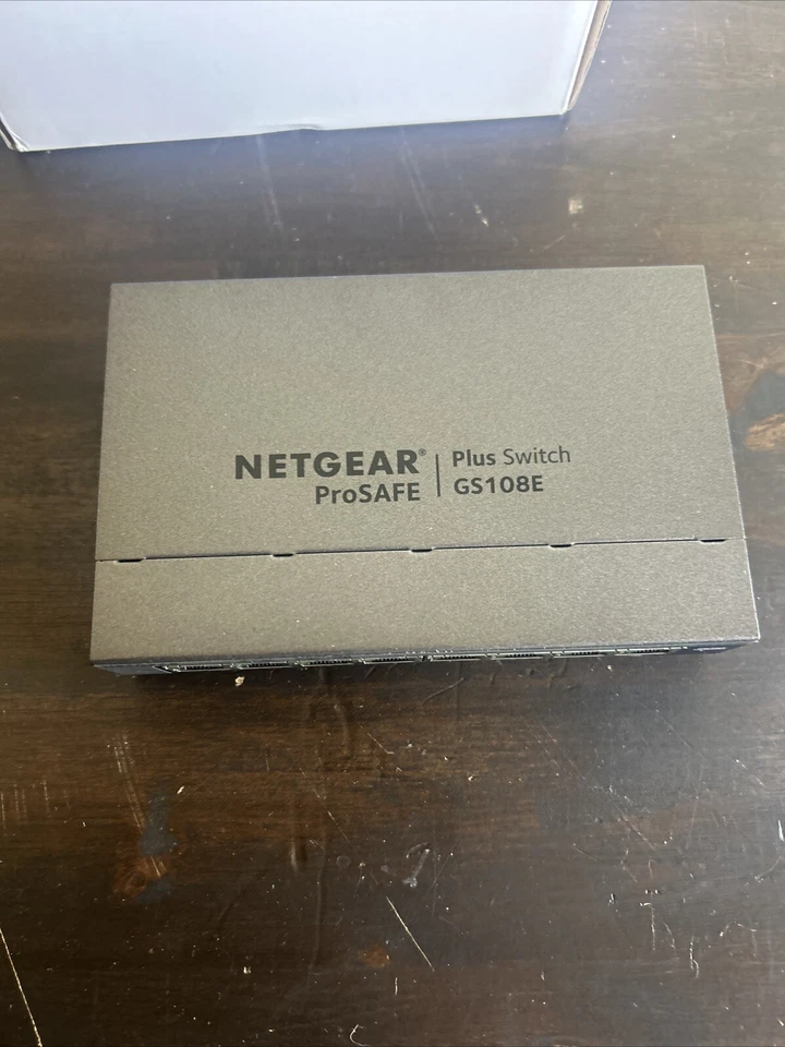 Netgear GS108E-300NAS 8 Port Gigabit Plus Switch - Image 4 of 4