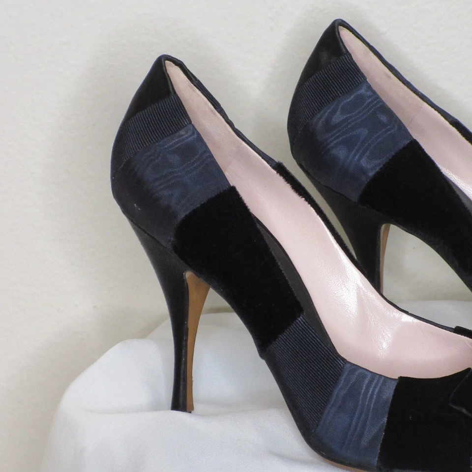 Zapatos de salón Moschino para mujer con moño a rayas azul/negro talla 38,5 EE. UU. 8,5 4" tacón nuevo en caja Foto 3 de 4