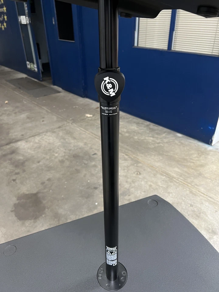 mackie speakers - image 3 of 4