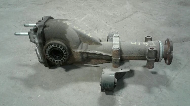 2012-2016 Subaru Impreza Rear Differential Carrier Assembly 3.70 Ratio - Image 2 of 3