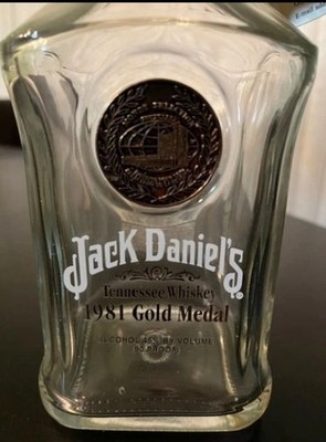 Jack Daniels 1981 Gold Medal Bottle with Tag NICE!