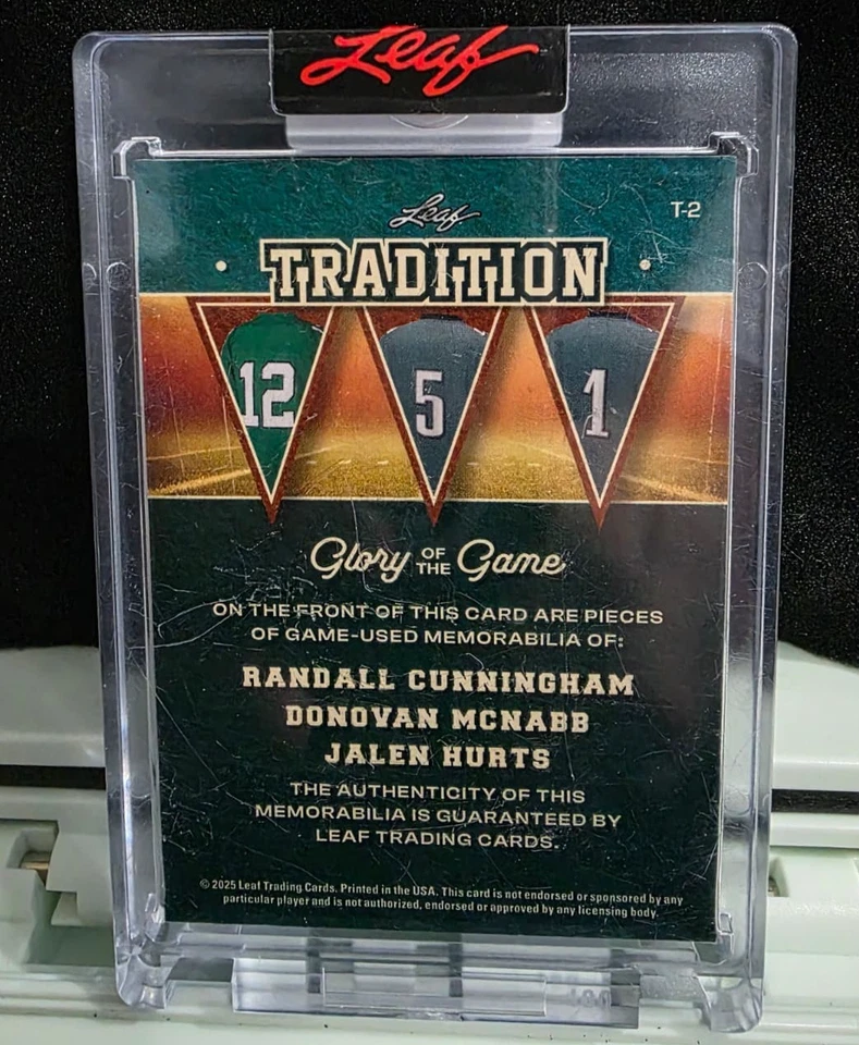 Parche Cunningham McNabb Hurts Tradition 2025 Hoja Gloria del Juego 1/7 Águilas Foto 2 de 3