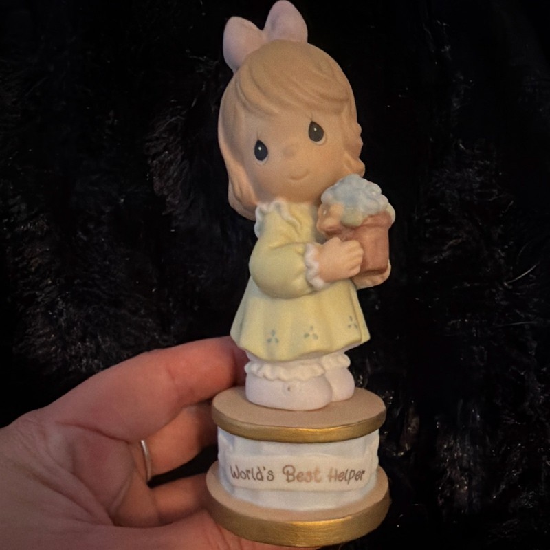 Precious Moments "World's Best Helper" Porcelain Girl Figurine, 1998