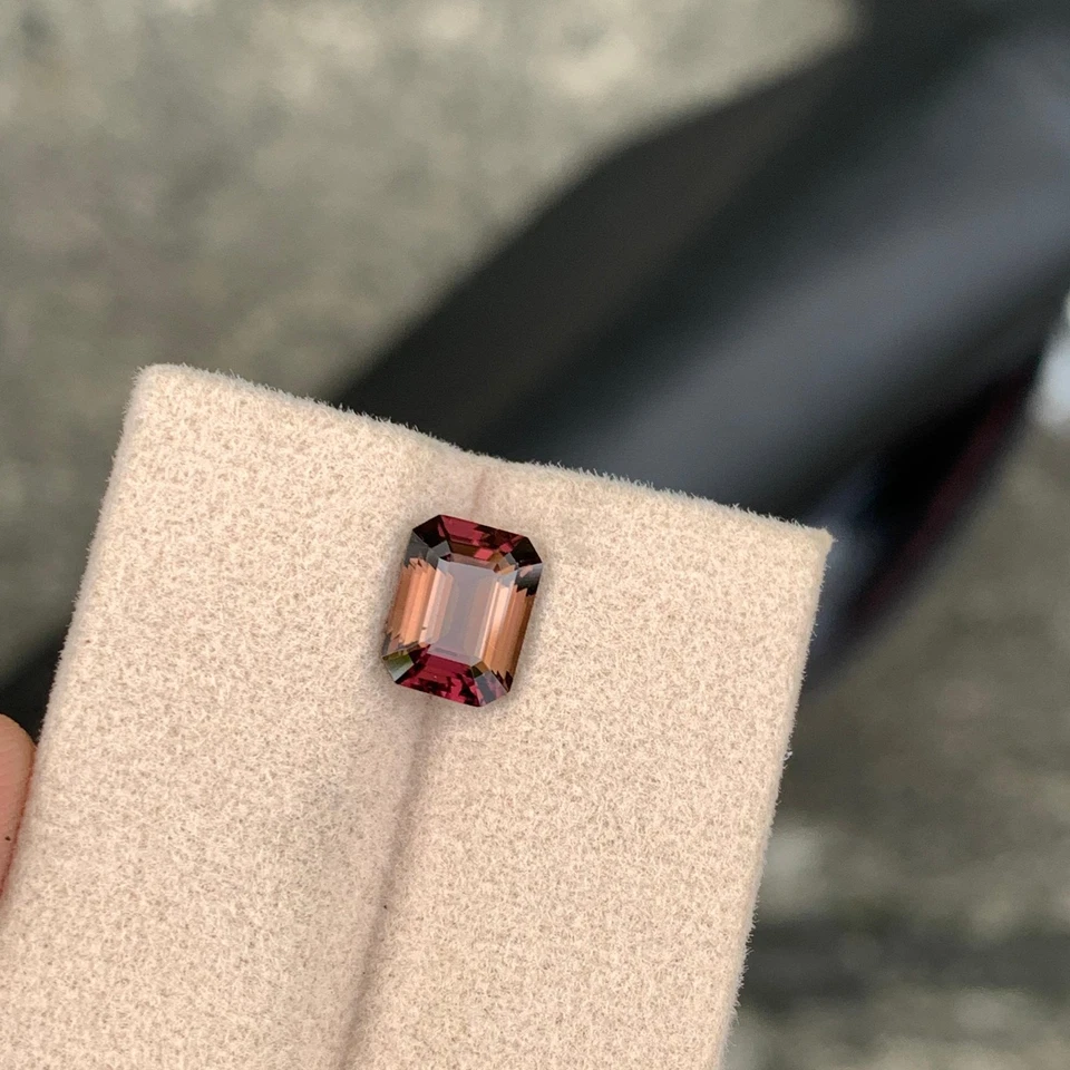 Certifid 1.67 Cts Lupa Natural Turmalina Limpia Bicolor 8mm Corte Cojín Congo Foto 2 de 4