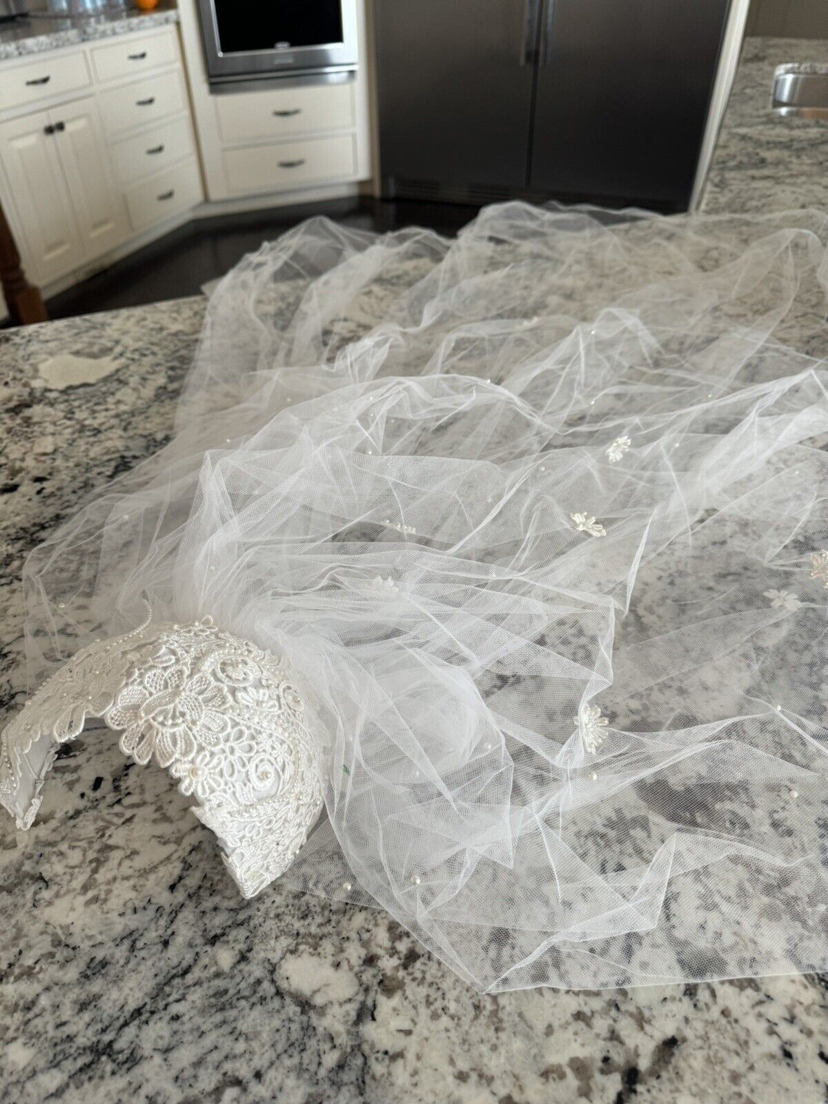 Vintage White Wedding Veil Lace trim and headpiec… - image 8