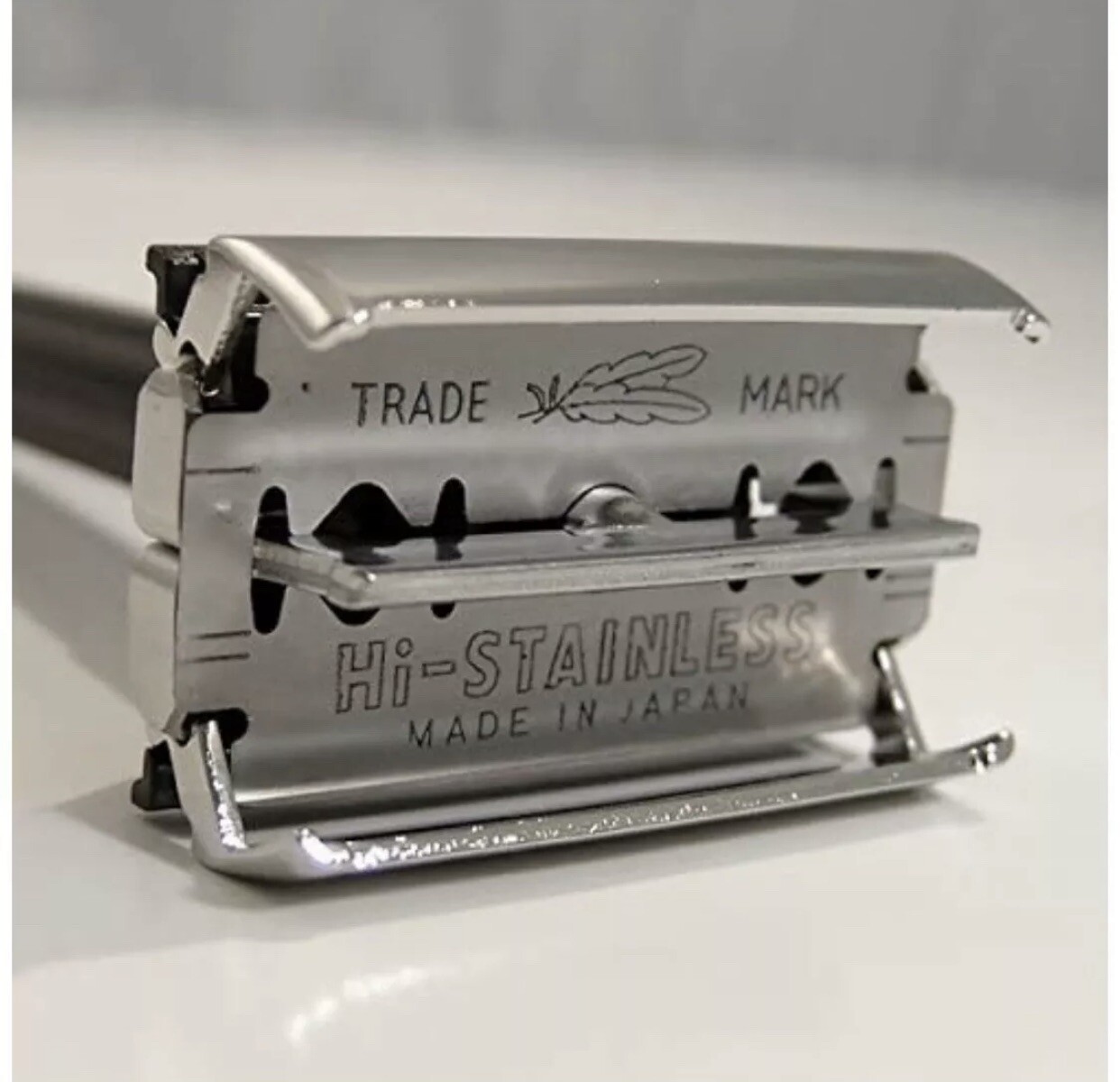 200 Feather Double Edge Safety Razor Shaving Blades Made in Japan Lot (2 X 100)