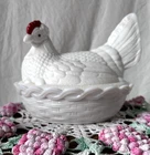 VINTAGE WESTMORELAND MILK GLASS HEN ON NEST SPLIT TAIL WEAVED BASKET 1940s-60s