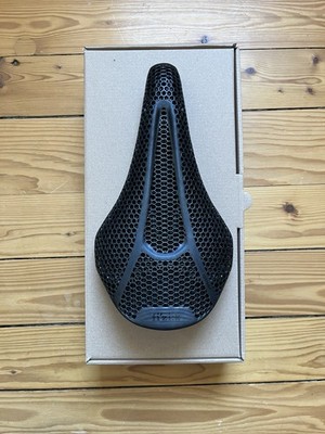 Fizik Vento Argo R1 Adaptive 3D Rennrad Carbon Sattel 140mm