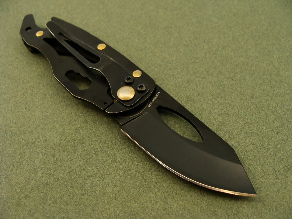 NAVAJA DE BOLSILLO PLEGABLE G10 MULTIHERRAMIENTA GADGET ORO NEGRO SMITH&WESSON HERRAMIENTAS Foto 4 de 4