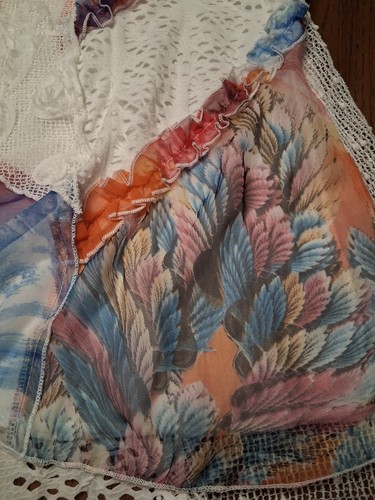 LV Collection Colorful Tunic Blouse Size M Whimsy Eyelet Lace Ruffle Accents Fun - Picture 18 of 18