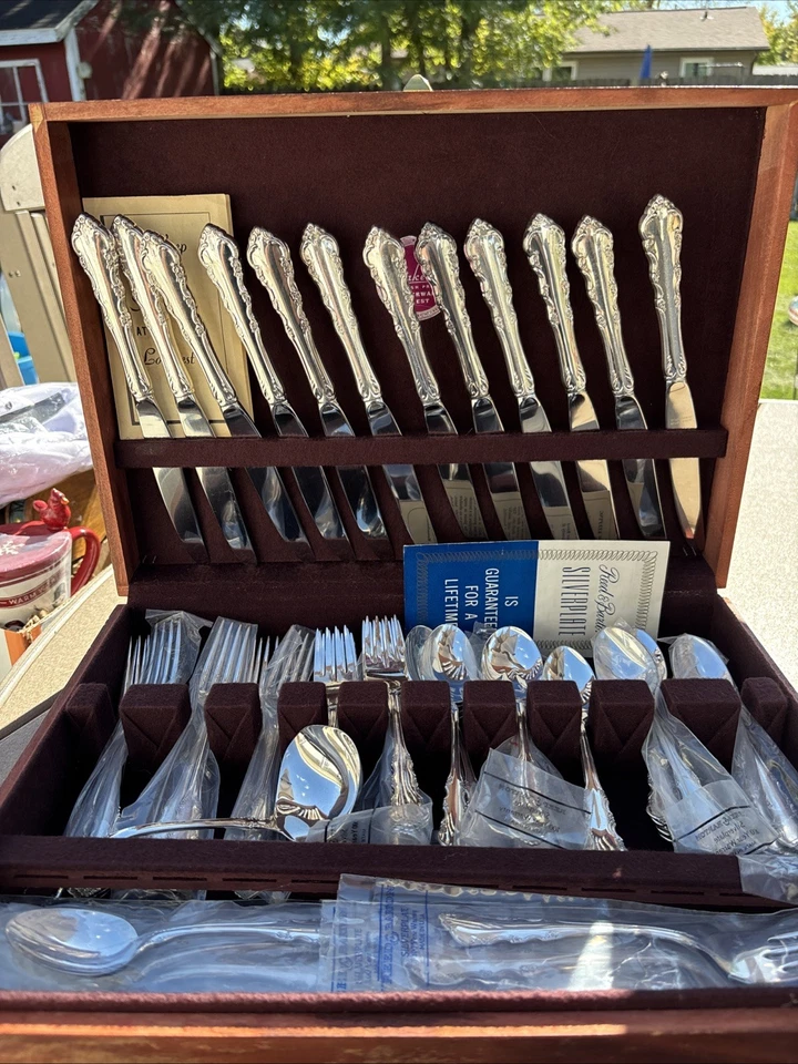 Servicio Reed & Barton Dresden Rose Silverplate para 12-66 piezas más cofre + anfitriona Foto 2 de 4