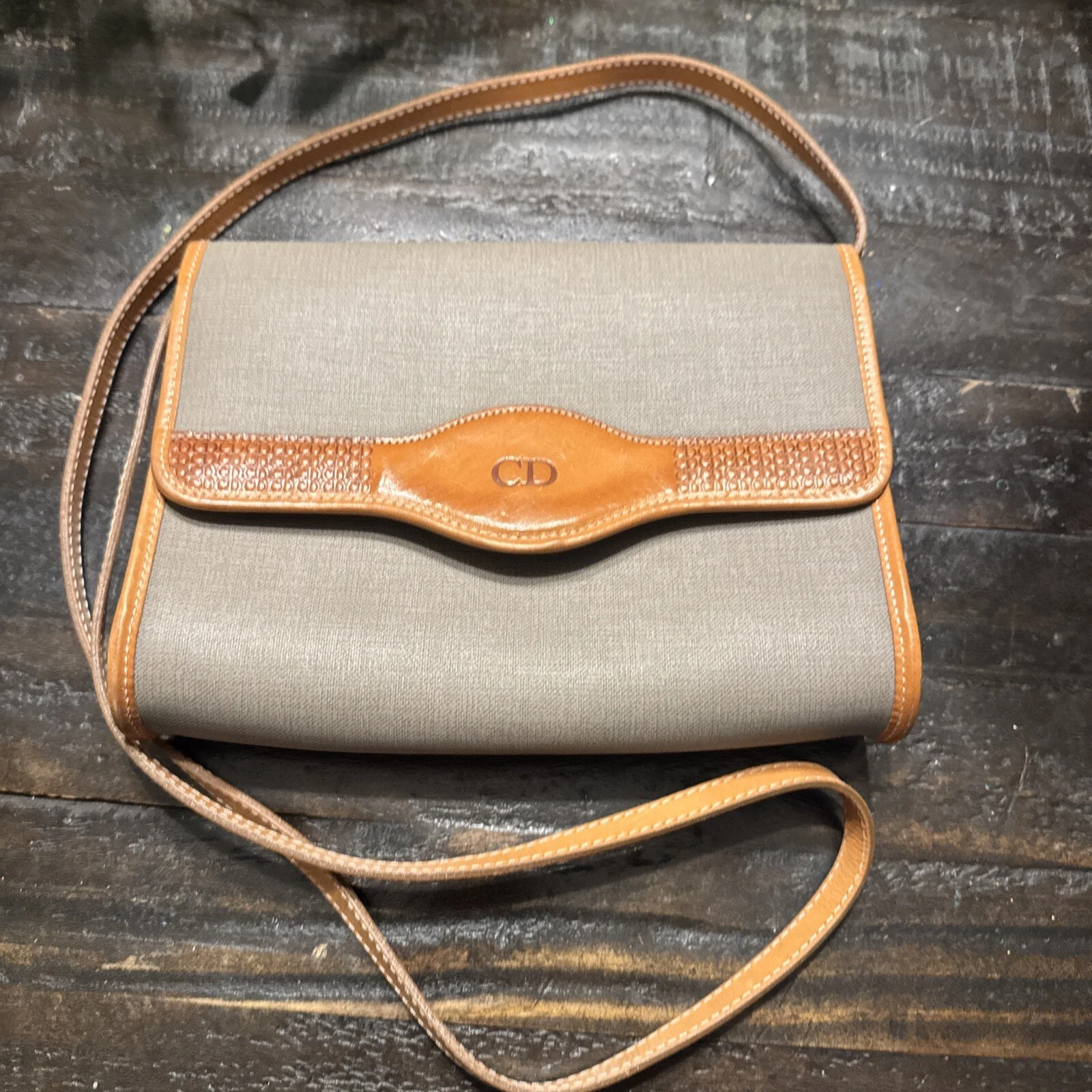 Sac bandoulière Christian Dior marron rabat cuir authentique occasion JPN 12371