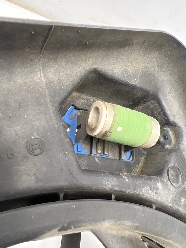 Гибридный вентилятор охлаждения в сборе 2005 - 2012 Ford Escape от оригинального производителя 5M6Z8C607 Ач - Изображение 3 из 4