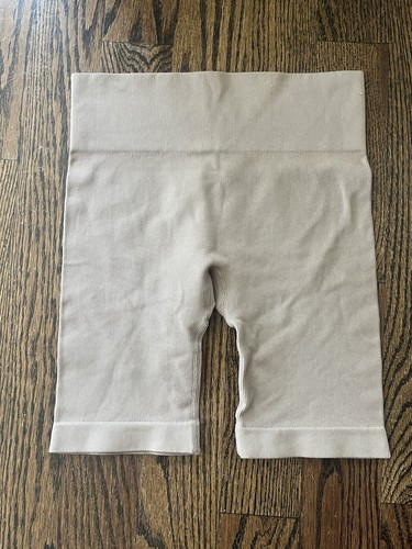 Primark women’s seamless ribbed bike shorts size M beige NWOT - Bild 1 von 5