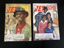 JET MAGAZINE, 1977, LOT OF 2,  GOOD TIMES FAMILY 1/13 & JIMMIE WALKER 12/8