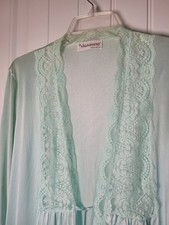 Vassarette Women's Coquette Robe. Size Medium. Green