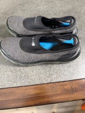 Bzees Women s Slip On Comfort Shoes Gray Fabric Lightweight Travel Size 7