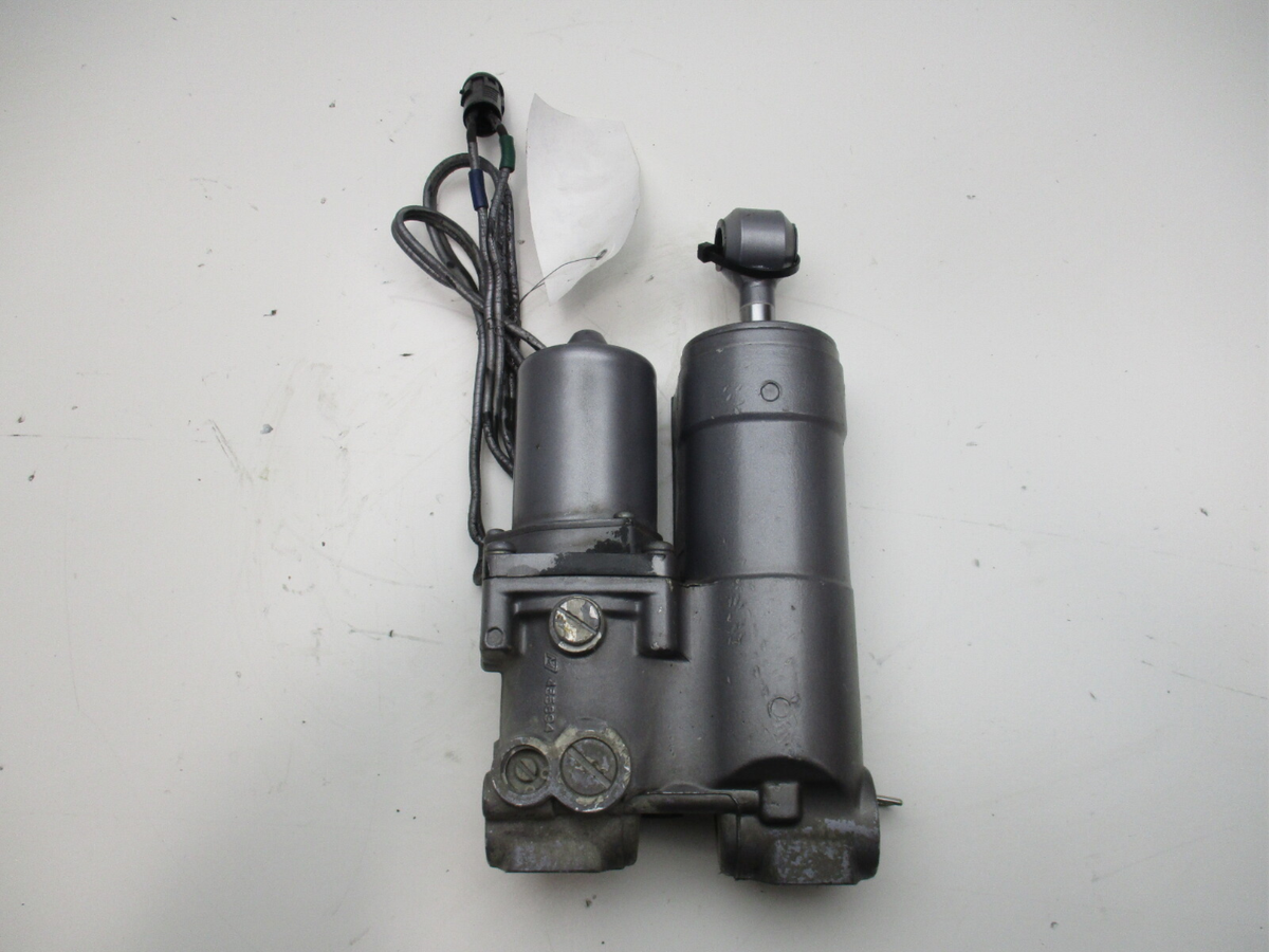 0438135 Hydraulic Trim Tilt Assembly Evinrude Johnson Outboard 25