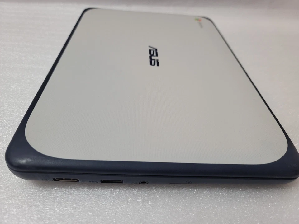 ASUS  Chromebook Model C202SA-RB02-CB 11.6inch, 16 SSD. !READ! - Image 2 of 4