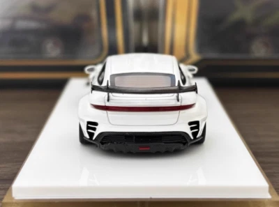 404 Error 1/64 Resin car model Porsche Taycan modified edition
