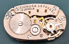 VINTAGE~1940 ELGIN 541~17J USA WATCH MOVEMENT (GOOD BALANCE)  104