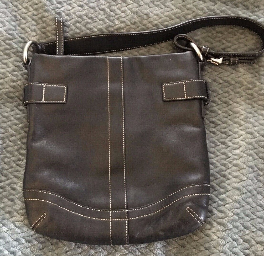 COACH Black Leather Slim SOHO Small Duffle Bag Purse… Gem