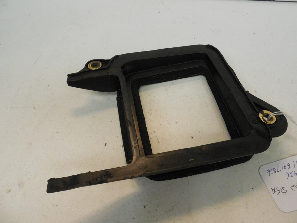 Фланжевое уплотнение воздуховода правой передней части салона 04–07 BMW 525xi 6431 6917826 535i - Изображение 3 из 4