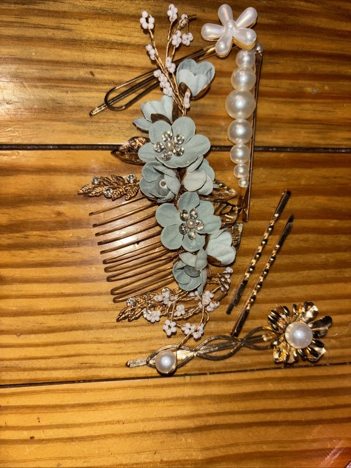 Juego de horquillas y flores verdes para novia - Peine de tela verde y alfileres dorados Foto 4 de 4