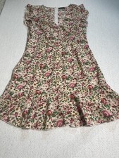 SHEIN Floral Mini Dress Ruffle Hem V-Neck Short Sleeve Size 6. SKU#0415