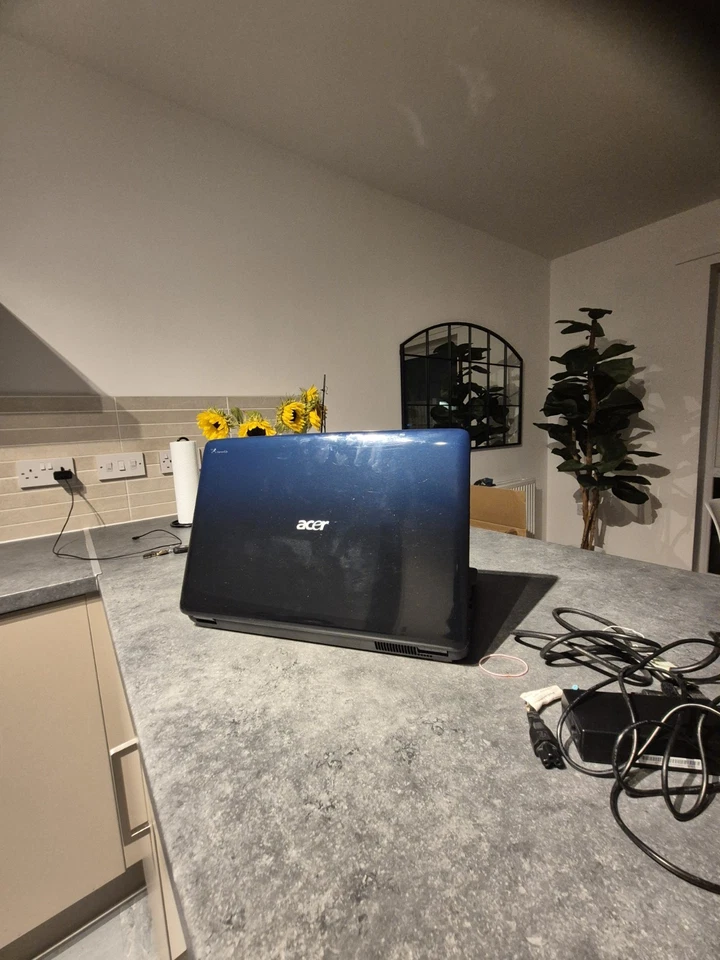 ACER ASPIRE 8735G, 18.4", CORE 2 DUO, 4GB, 500GB, GT240M + FAST UK 🇬🇧 POST! - Image 2 of 4