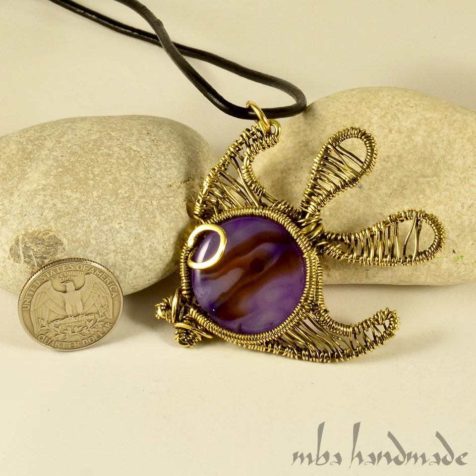 Collar de peces de cristal con rodajas de ágata púrpura - Jumbo - Joyería artesanal envuelta en alambre Foto 2 de 4