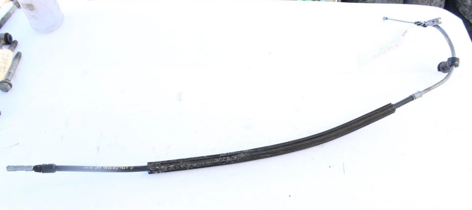 Cable de estacionamiento de emergencia trasero Mercedes W204 C300 2008-2011 J4020 Foto 2 de 4